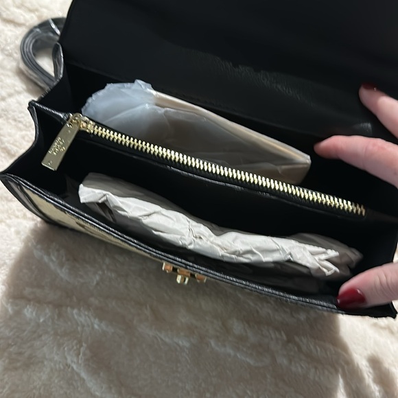 Top handle bag with cross body strap! New! - Picture 5 of 9